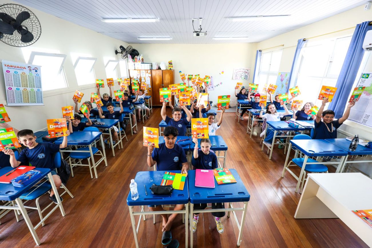 familias estudantes e professores da rede estadual recebem mais de 185 mil informativos sobre a dengue ojr 0858 1