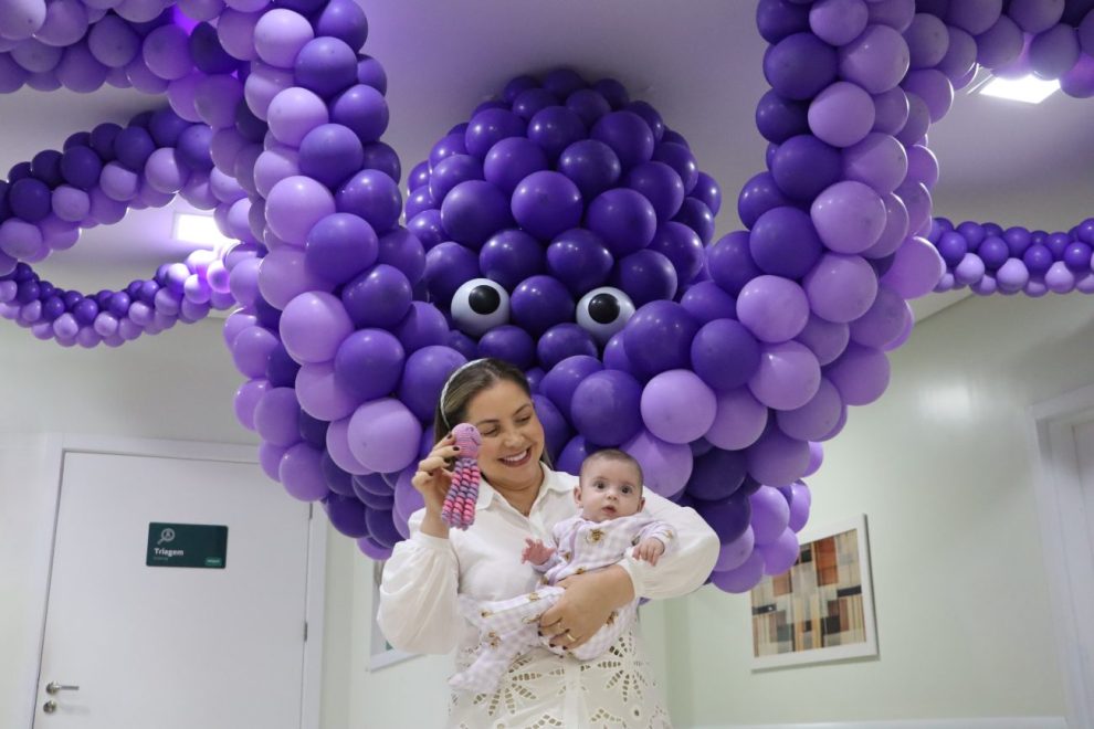 novembro roxo polvo gigante na unimed criciuma reforca a prevencao e os cuidados com bebes prematuros novembro roxo unimed criciuma 2