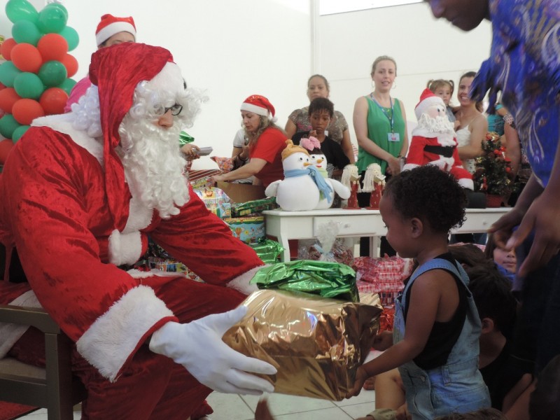criancas e adolescentes da casa guido se preparam para a festa de natal casa guido busca apoio para presentear criancas