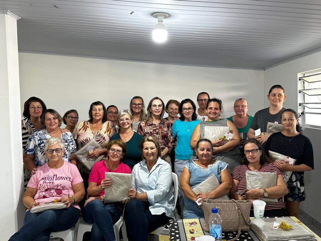 clubes de maes recebem materiais e se preparam para exposicao durante a cocal fest whatsapp image 2025 05 05 at 15.51.26