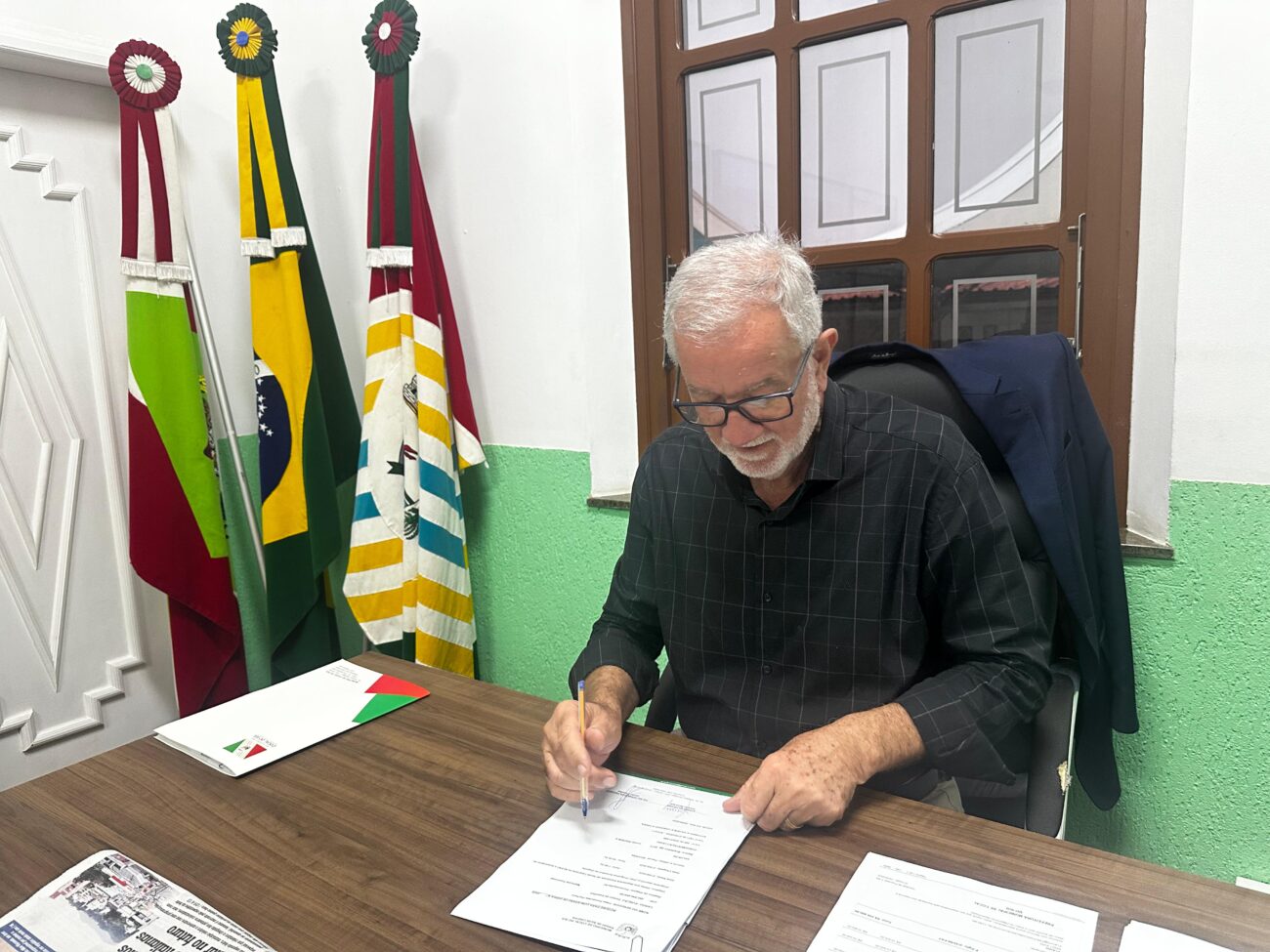 cocal do sul tera 25 novas casas populares e ja projeta mais moradias prefeito assina casas populares cocal do sul