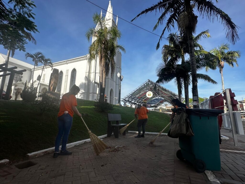 parece que e so varrer mas e muito mais o desabafo e o orgulho de quem mantem cocal do sul limpa dia do gari cocal do sul 6