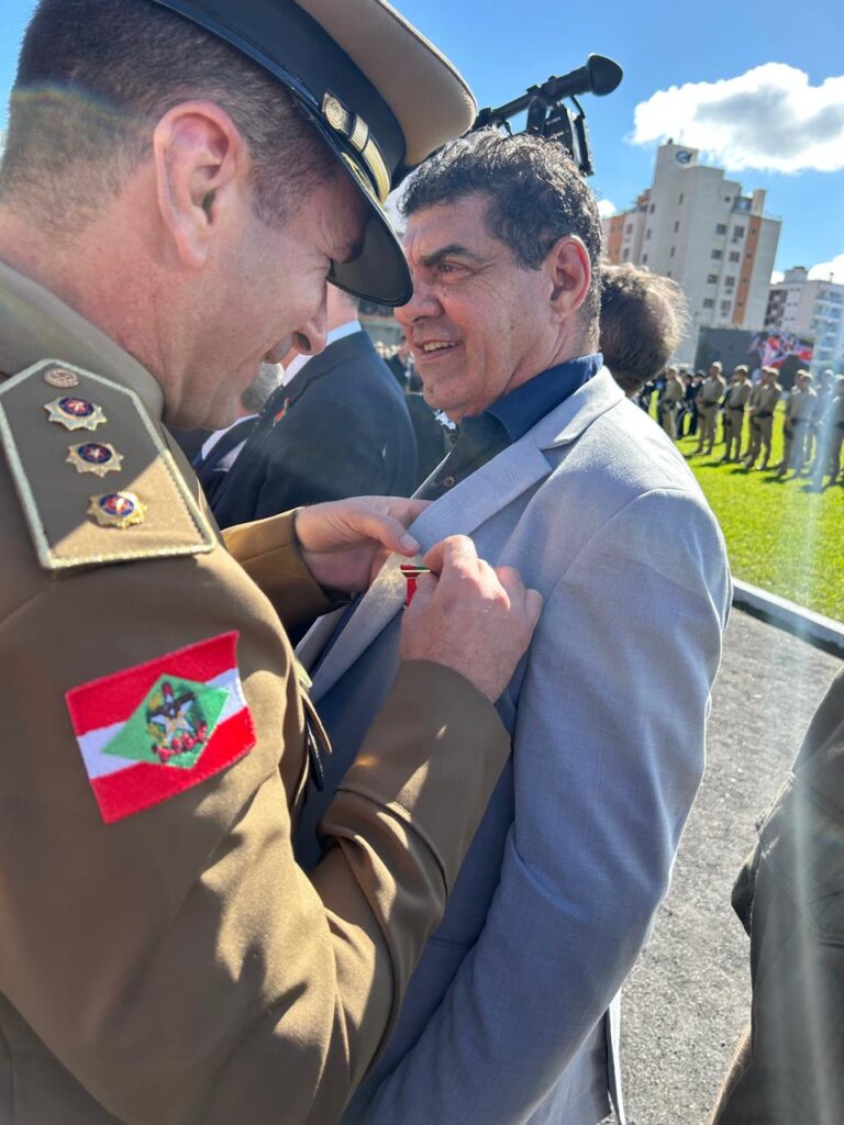 presidente da coopercocal recebe homenagem da policia militar de santa catarina honraria pm coopercocal 1