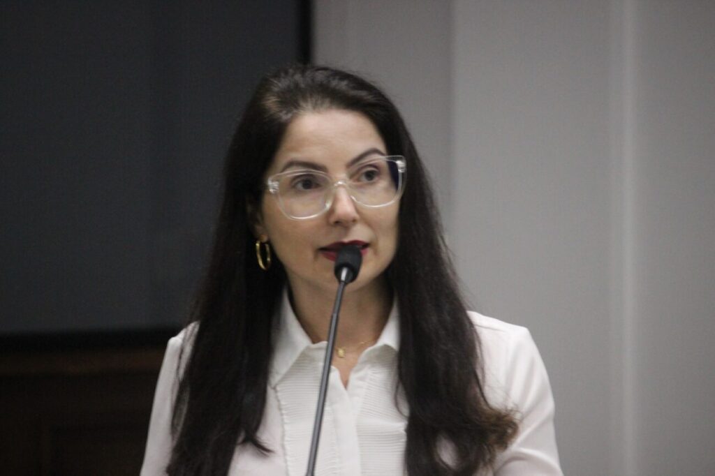 tribuna reforma administrativa domina debates na 15a sessao da camara de cocal do sul 15a ordinaria por ana paula nesi 5