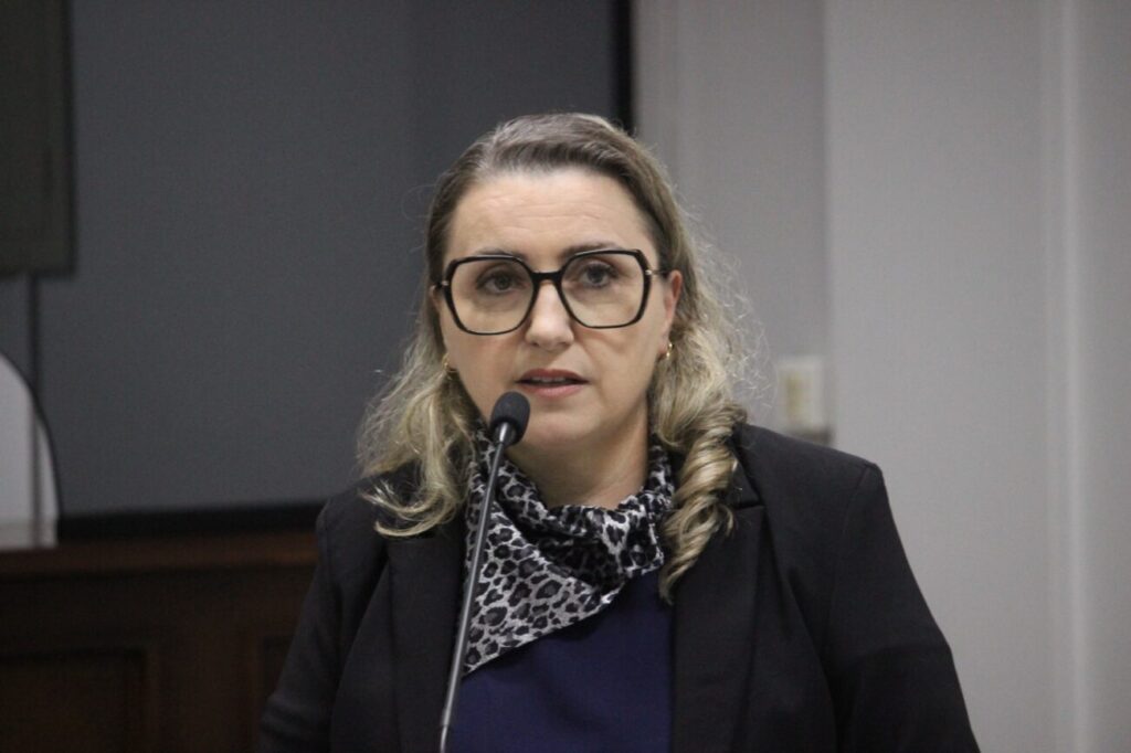 tribuna reforma administrativa domina debates na 15a sessao da camara de cocal do sul 15a ordinaria por ana paula nesi 6