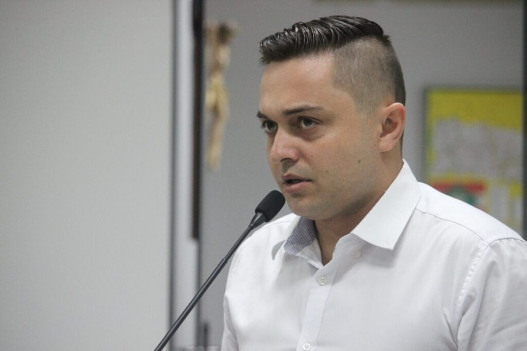 tribuna reforma administrativa domina debates na 15a sessao da camara de cocal do sul 15a ordinaria por ana paula nesi 7