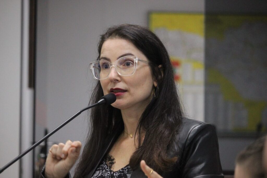 tribuna vereadores debatem demandas da populacao e cobram solucoes do executivo 14a ordinaria por ana paula nesi 4