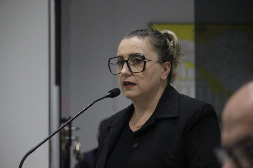 tribuna vereadores debatem demandas da populacao e cobram solucoes do executivo 14a ordinaria por ana paula nesi 5