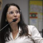 vereadora sugere ao governo municipal criacao de capacitacao tecnologica voltada aos idosos com foco em autonomia seguranca e inclusao social whatsapp image 2025 05 07 at 23.21.24