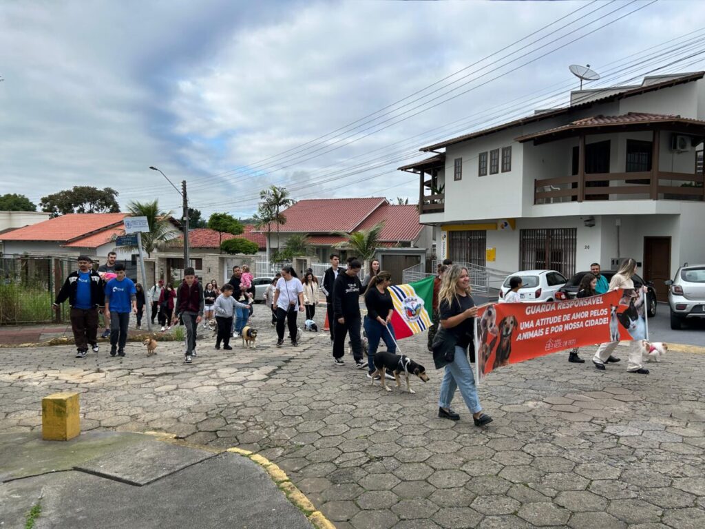 500 mudas doadas e 50 caes vacinados marcam encerramento da semana do meio ambiente em cocal do sul semana meio ambiente cocal