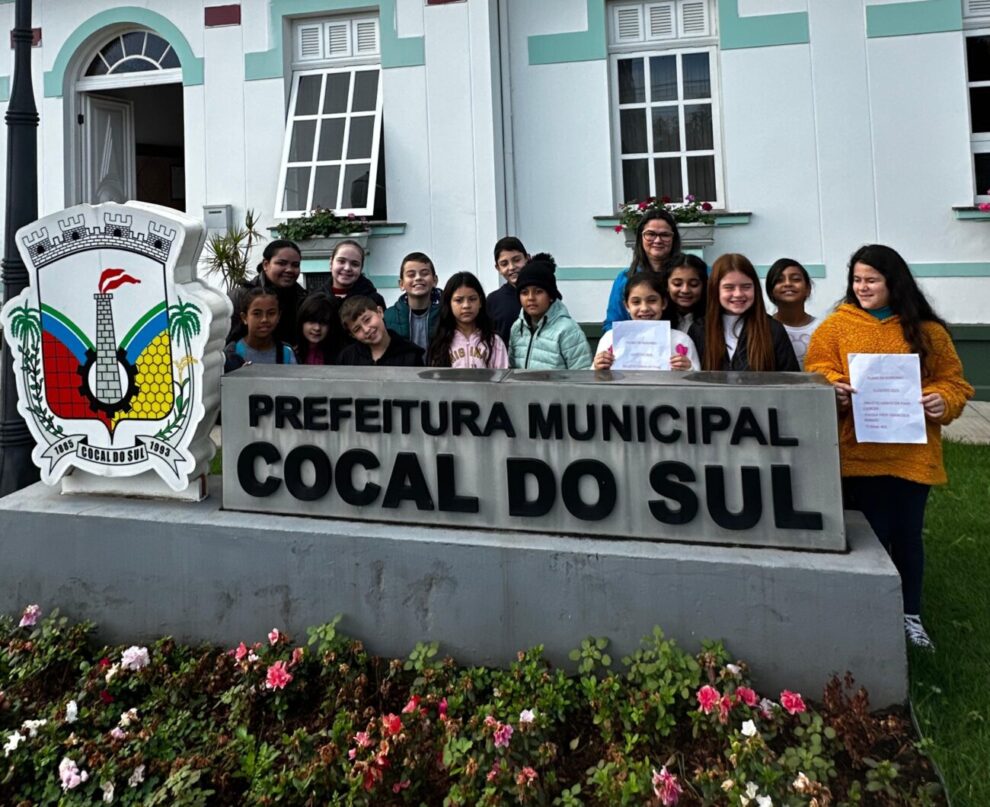 alunos apresentam propostas para cocal do sul em visita a prefeitura alunos visitam prefeitura de cocal