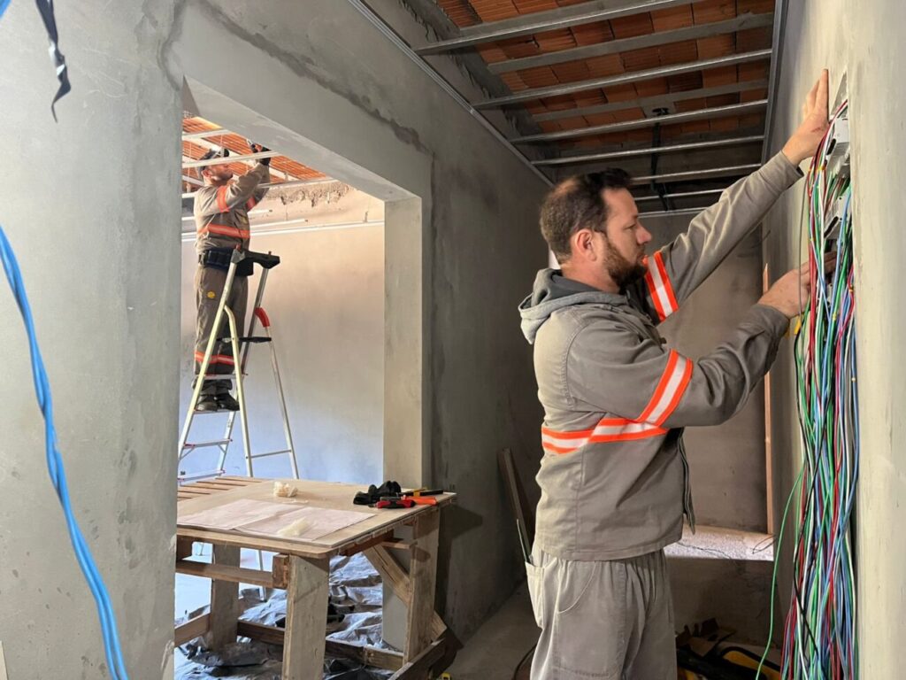 coopercocal inicia instalacao eletrica da nova sede do corpo de bombeiros de cocal do sul instalacao cbm cocal cooper divulgacao 2