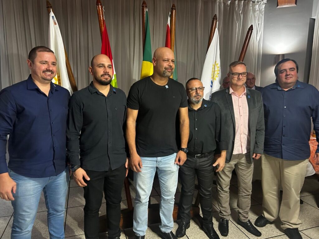 fernando de faveri assume presidencia do rotary club de cocal do sul e apresenta metas sociais para o novo ciclo 500554138 1016351220654497 5578111486385555661 n