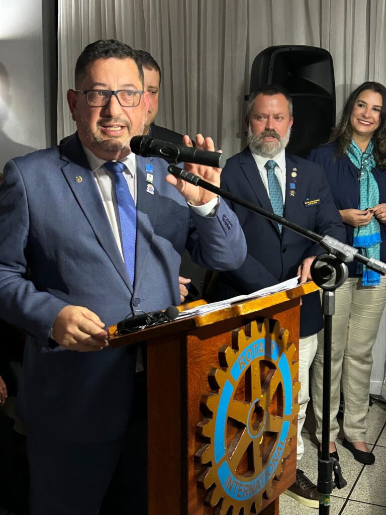 fernando de faveri assume presidencia do rotary club de cocal do sul e apresenta metas sociais para o novo ciclo 505460182 1014876957468590 7416275990308764125 n