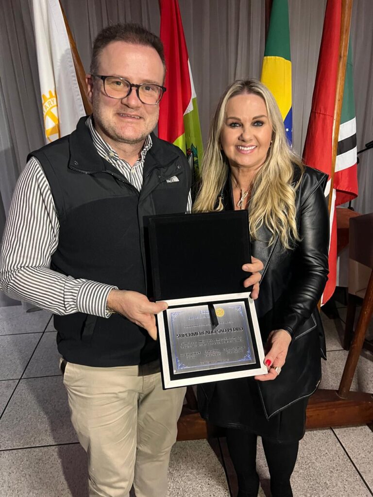 fernando de faveri assume presidencia do rotary club de cocal do sul e apresenta metas sociais para o novo ciclo whatsapp image 2025 06 20 at 06.26.02