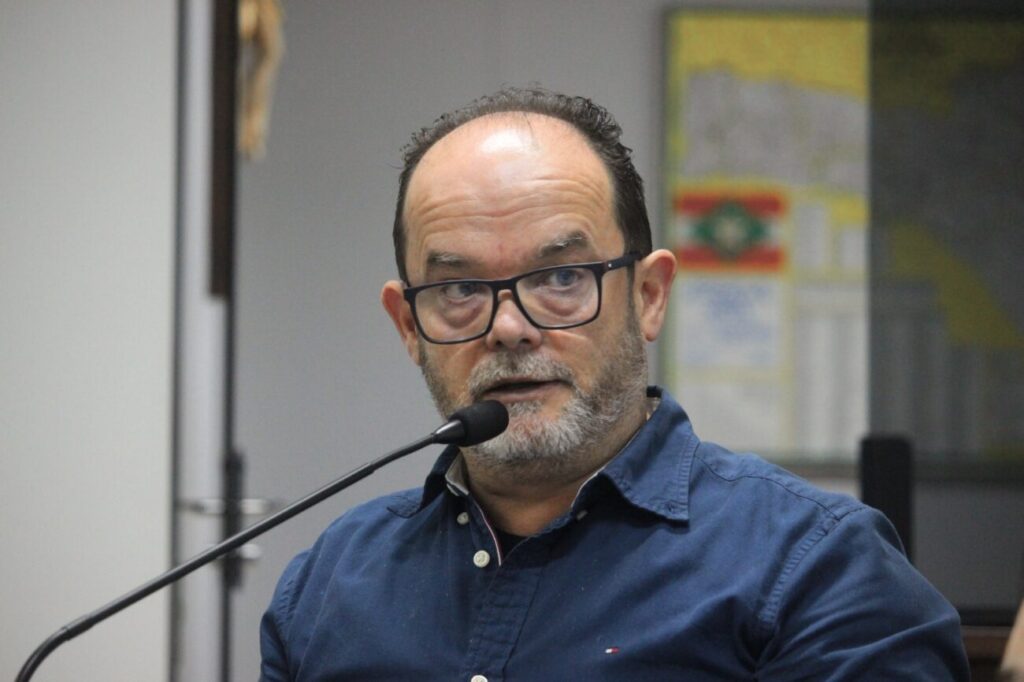 vereadores aprovam lei que barra pedofilos no servico publico em cocal do sul 17a ordinaria por ana paula nesi 7