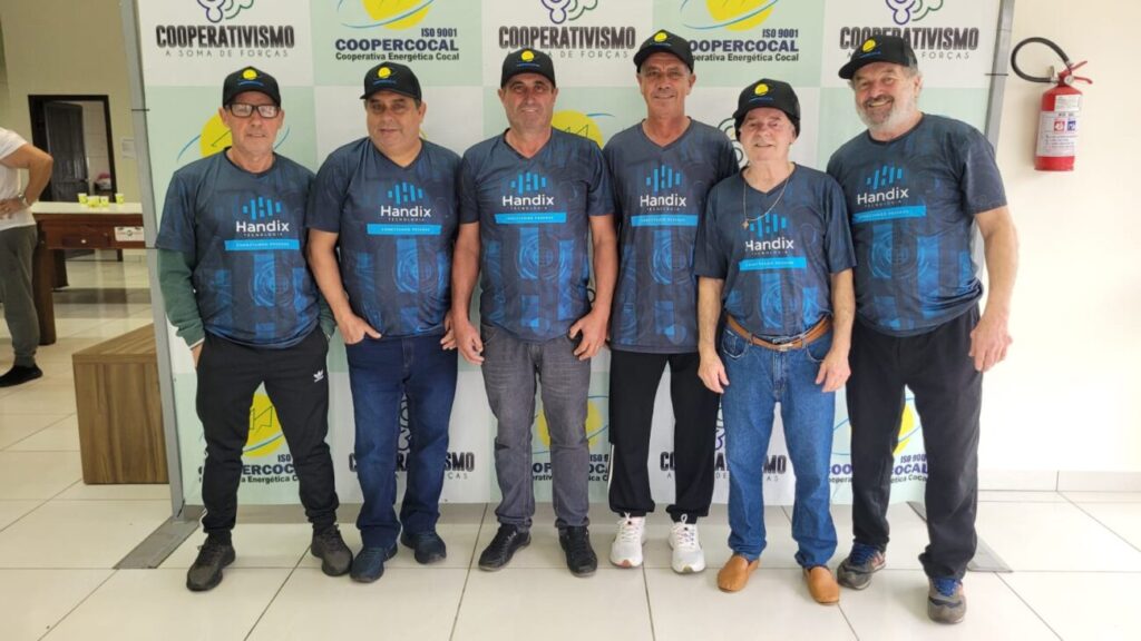 amigos do beto e marivas bar garantem vaga na fase final da 2a taca coopercocal de bocha bar do dedo chave b bocha cooper por ana paula nesi 6