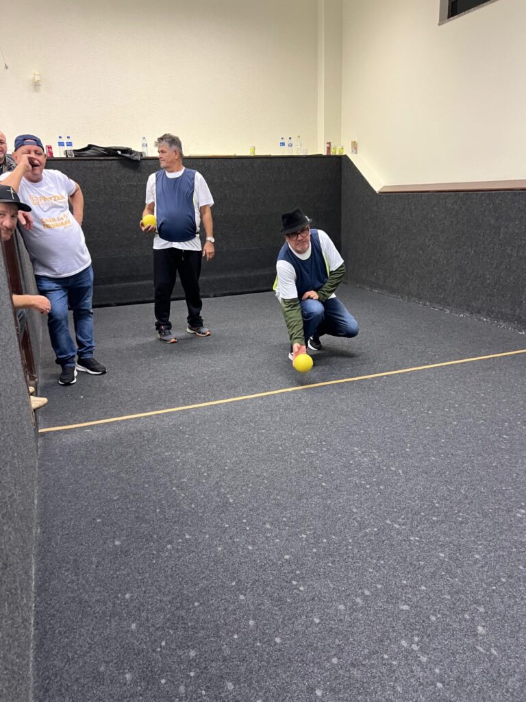 amigos do beto e marivas bar garantem vaga na fase final da 2a taca coopercocal de bocha chave b bocha cooper por danylla zanette 4
