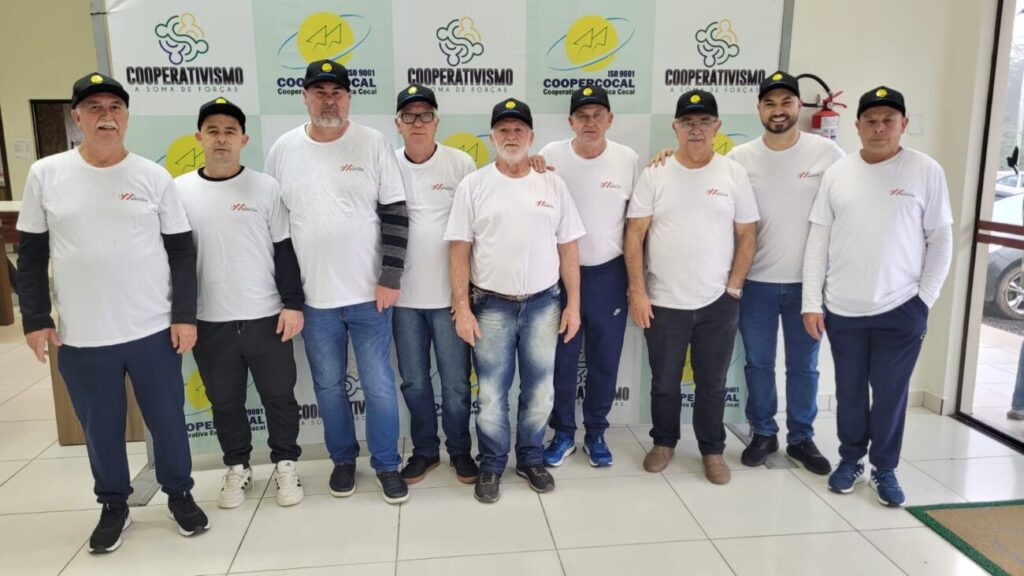 amigos do beto e marivas bar garantem vaga na fase final da 2a taca coopercocal de bocha imobiliaria marcon chave b bocha cooper por ana paula nesi 18