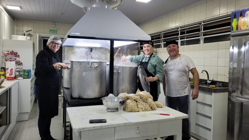 apae de cocal do sul celebra uniao e sabor em mais uma edicao da noite das sopas noite das sopas por ana paula nesi 4