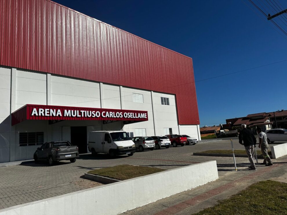 cocal do sul finaliza estrutura para amistoso internacional entre brasil e coreia do sul manutencao arena 4