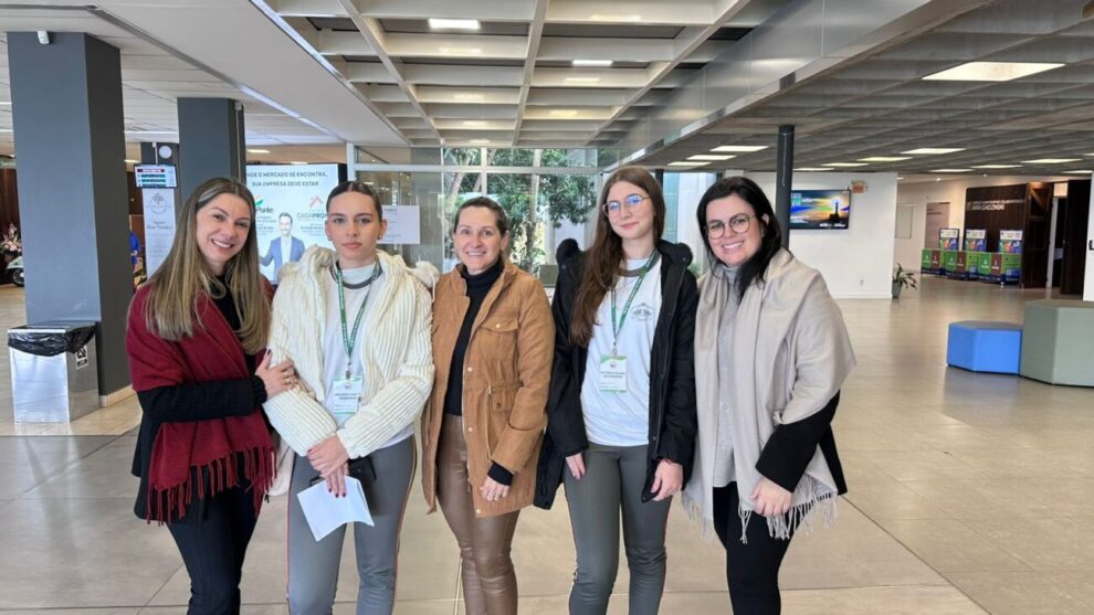 cocal do sul participa da etapa regional da conferencia infantojuvenil pelo meio ambiente conferencia cocal