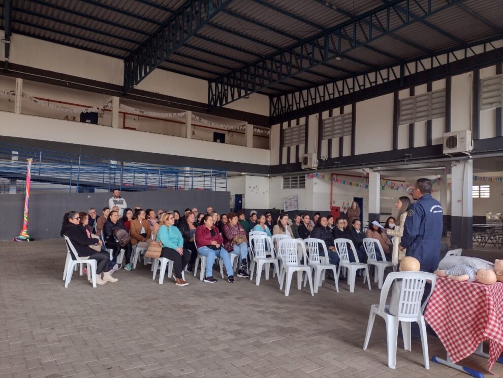 profissionais da educacao de cocal do sul passam por capacitacao sobre a lei lucas capacitacao cocal do sul