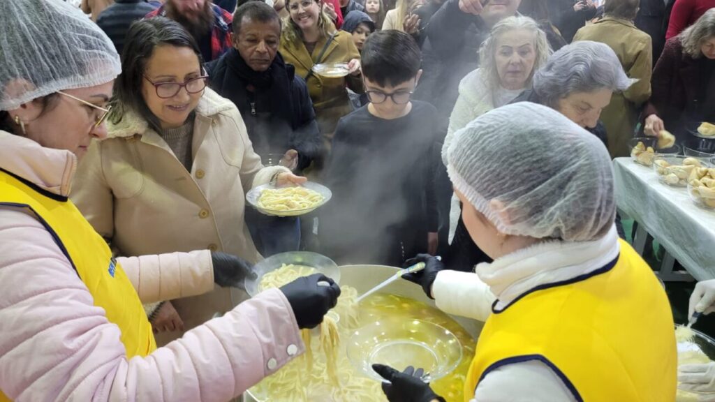 apae celebra sucesso da noite das sopas com casa cheia em cocal do sul noite das sopas 2025 por ana paula nesi 13