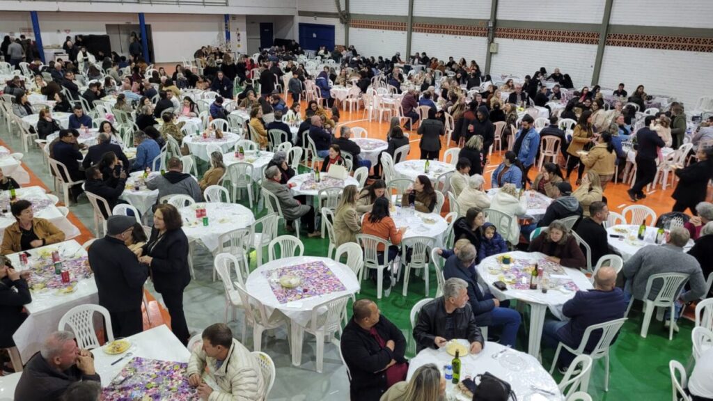 apae celebra sucesso da noite das sopas com casa cheia em cocal do sul noite das sopas 2025 por ana paula nesi 21