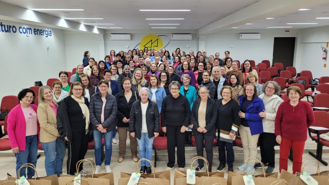 coopercocal realiza entrega do fates para grupos de maes mulheres e idosos whatsapp image 2025 08 18 at 16.22.37