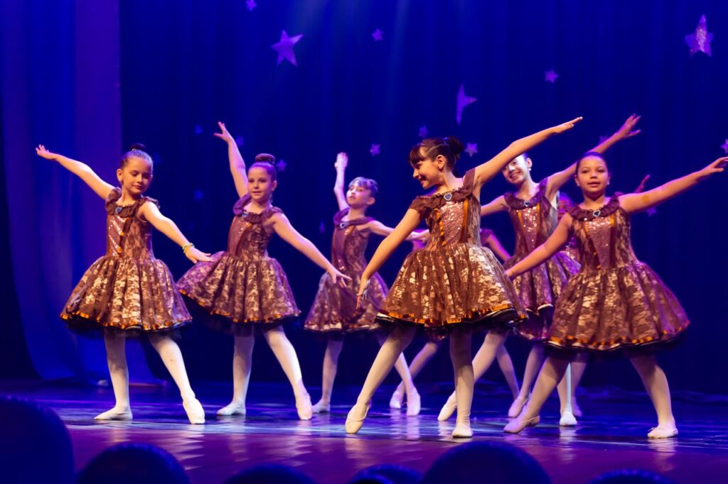 fim de semana no nacoes shopping tera espetaculo de ballet e encontro de spitz ballet