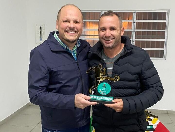 jantar encerra municipal de futsal e premia destaques da competicao em cocal do sul patrick e1756389134169