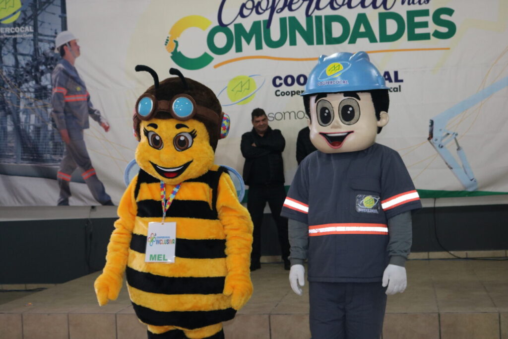 mascote mel encanta comunidades e anuncia novo projeto da coopercocal mascote mel por danylla zanette 3
