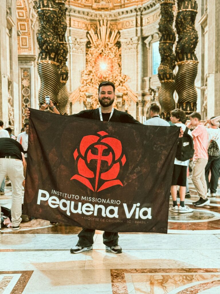 missionario de cocal do sul participa do jubileu da juventude no vaticano fica a menos de 2 metros do papa leao xiv e leva a fe da diocese de criciuma para o coracao da igreja jona 3