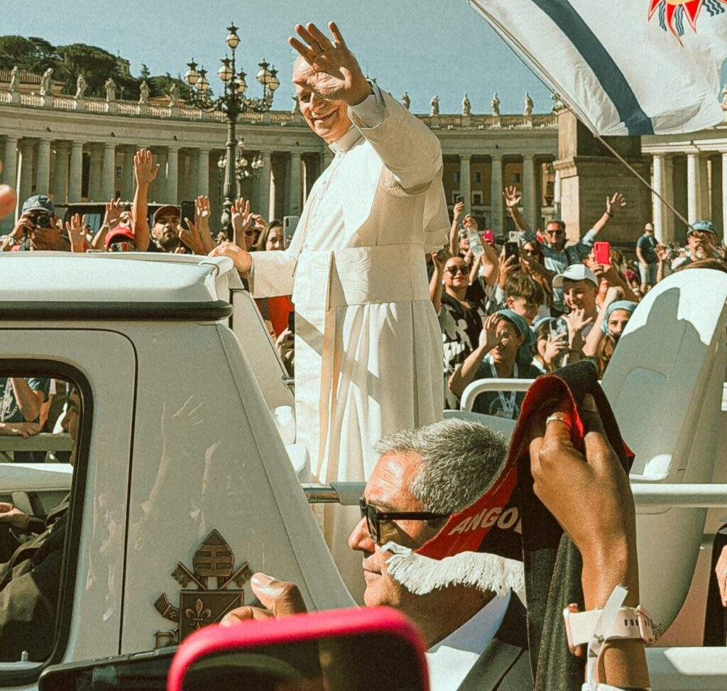 missionario de cocal do sul participa do jubileu da juventude no vaticano fica a menos de 2 metros do papa leao xiv e leva a fe da diocese de criciuma para o coracao da igreja jona 4 e1754057176142