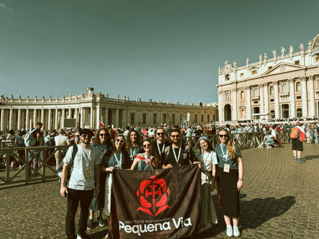 missionario de cocal do sul participa do jubileu da juventude no vaticano fica a menos de 2 metros do papa leao xiv e leva a fe da diocese de criciuma para o coracao da igreja joo