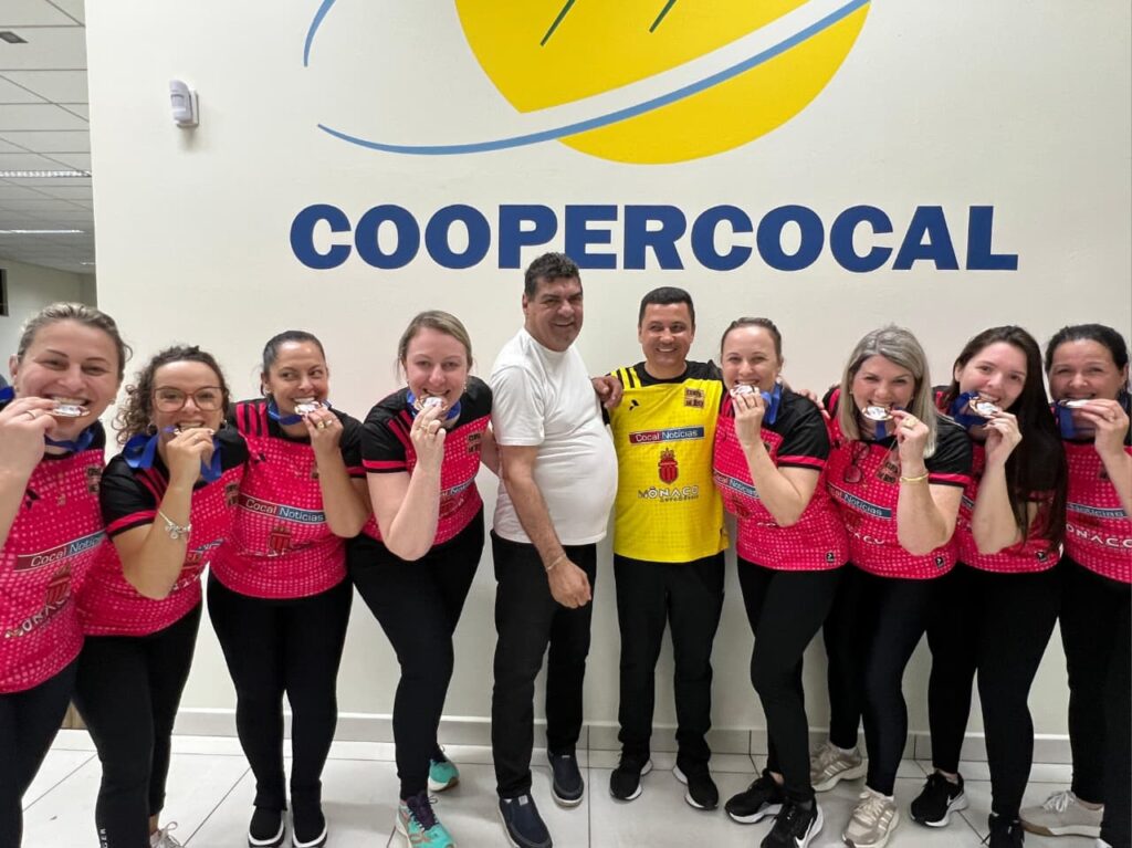 chave b define classificadas para a fase final da 1a copa feminina de bocha da coopercocal 4o curva de rio bocha fem. chave b por danylla zanette 2
