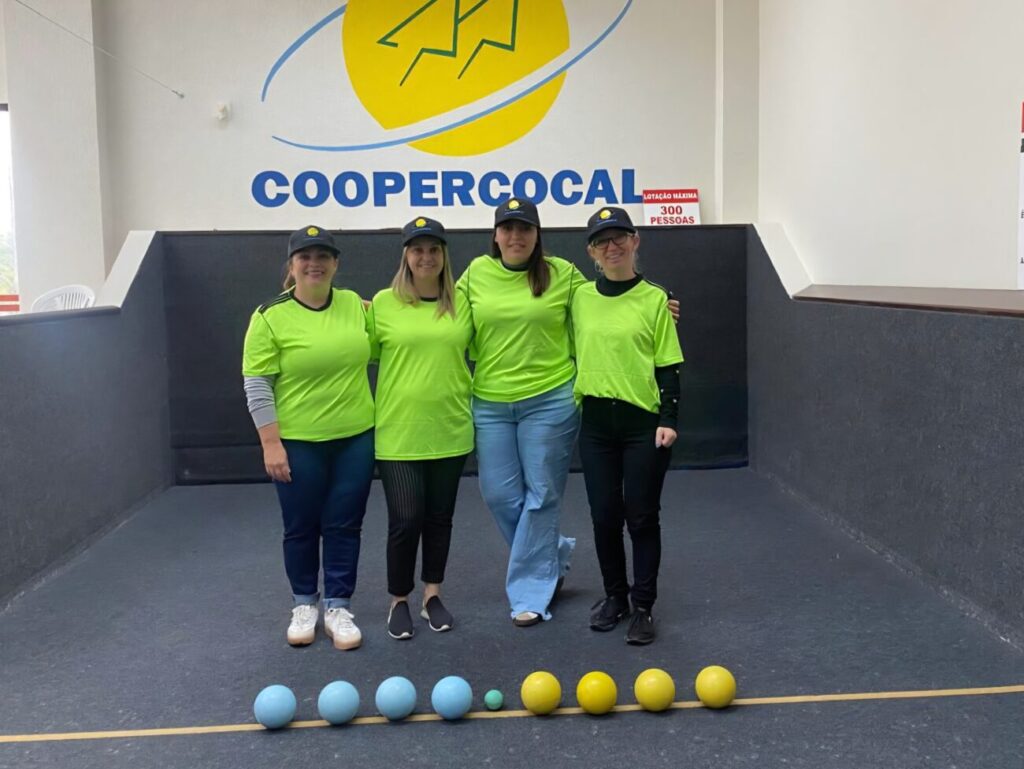 chave b define classificadas para a fase final da 1a copa feminina de bocha da coopercocal lanterna das afogadas