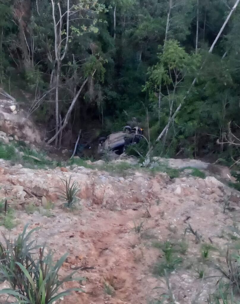 motorista fica ferido apos carro capotar em ribanceira de 25 metros em cocal do sul img 20250913 wa0059