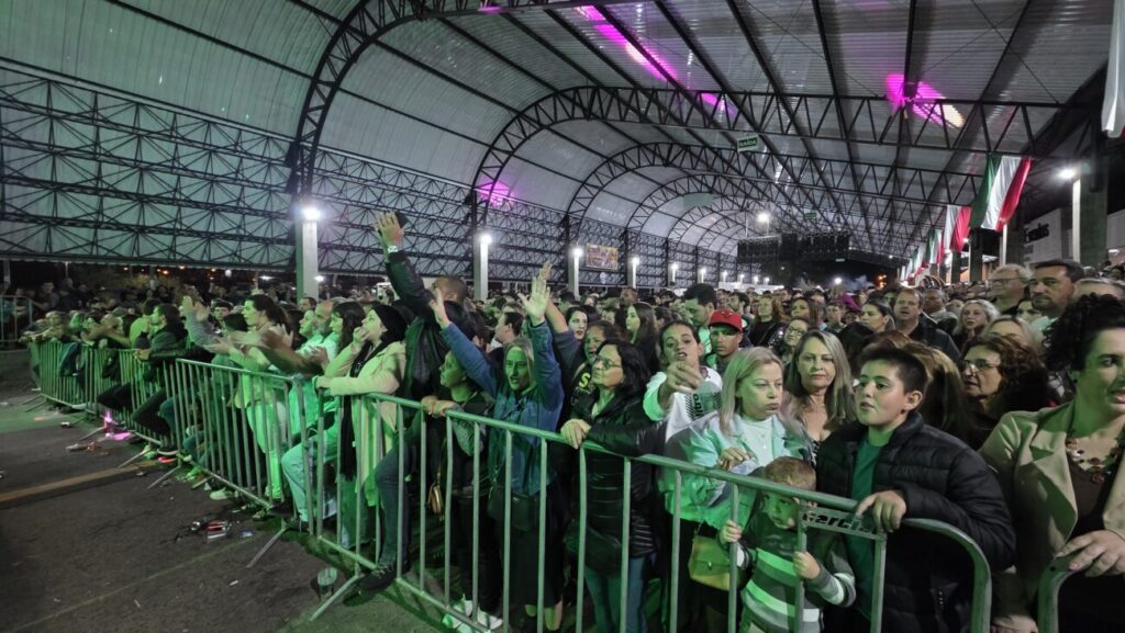 paula fernandes emociona publico de 15 mil pessoas em show historico durante a 12a cocalfest 20250927 214917