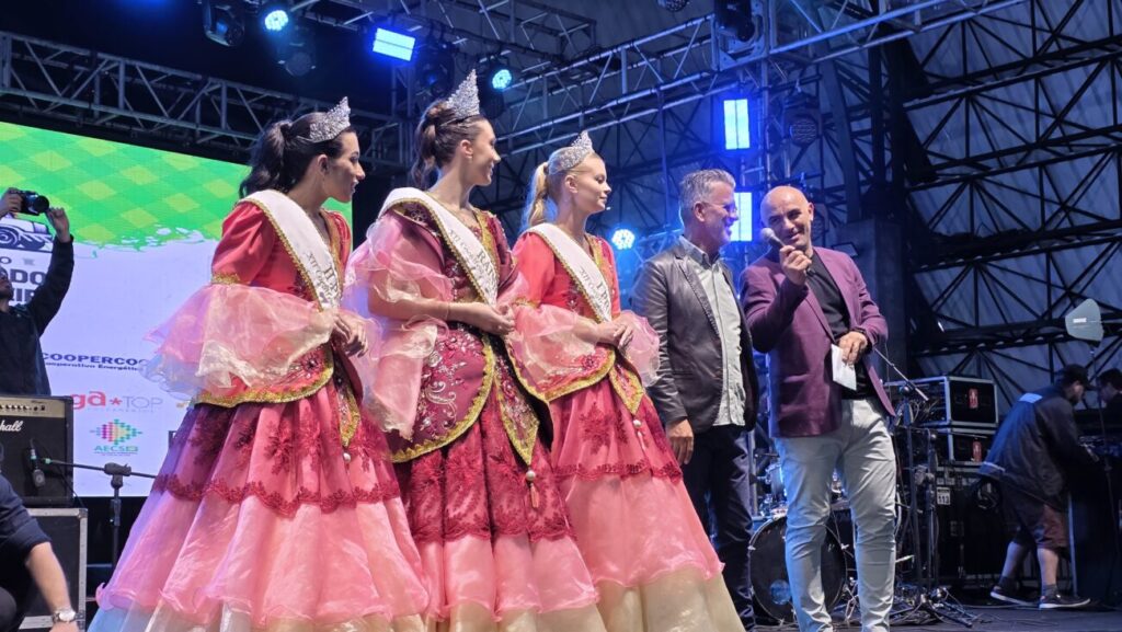 paula fernandes emociona publico de 15 mil pessoas em show historico durante a 12a cocalfest 20250927 215107