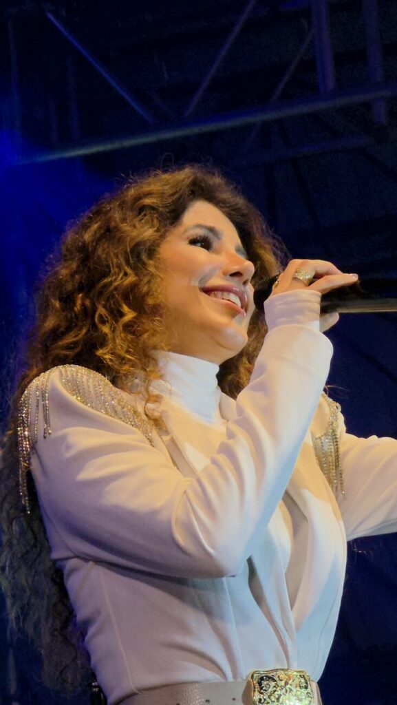 paula fernandes emociona publico de 15 mil pessoas em show historico durante a 12a cocalfest 20250928 002722
