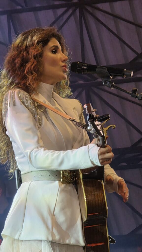 paula fernandes emociona publico de 15 mil pessoas em show historico durante a 12a cocalfest 20250928 003126