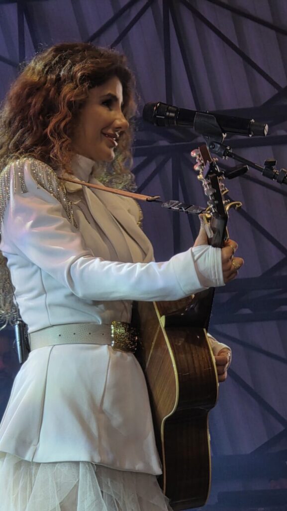 paula fernandes emociona publico de 15 mil pessoas em show historico durante a 12a cocalfest 20250928 003133