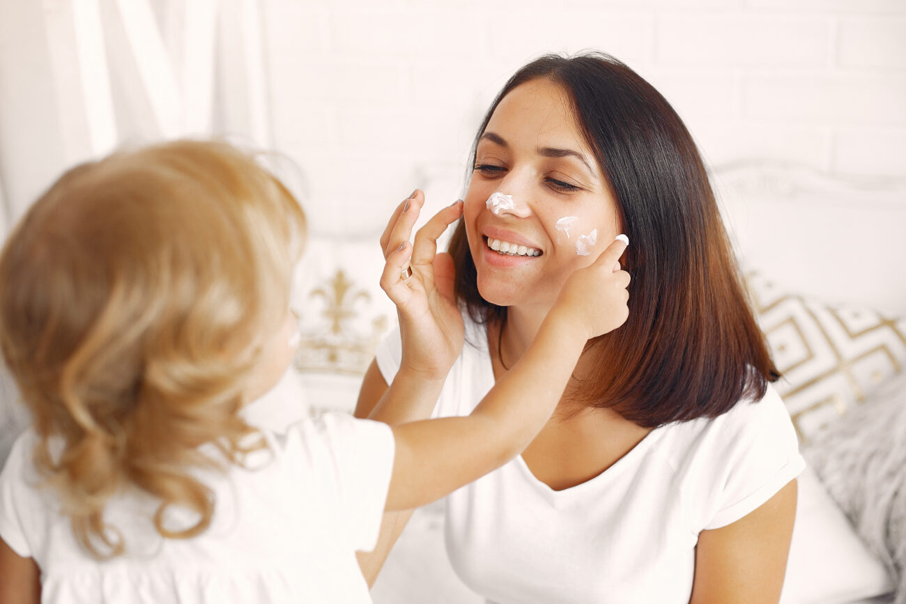 adultizacao na infancia levanta alertas tambem na dermatologia foto freepik