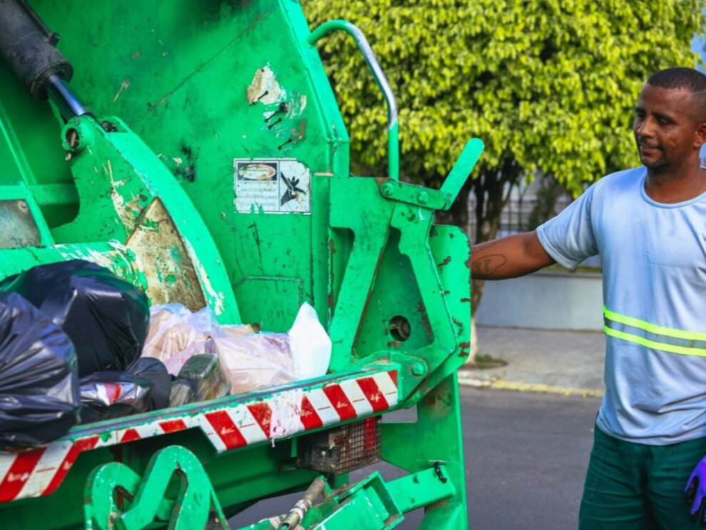 cocal do sul inicia coleta de lixo com caminhao proprio no interior coleta de lixo com caminhao proprio no interior de cocal