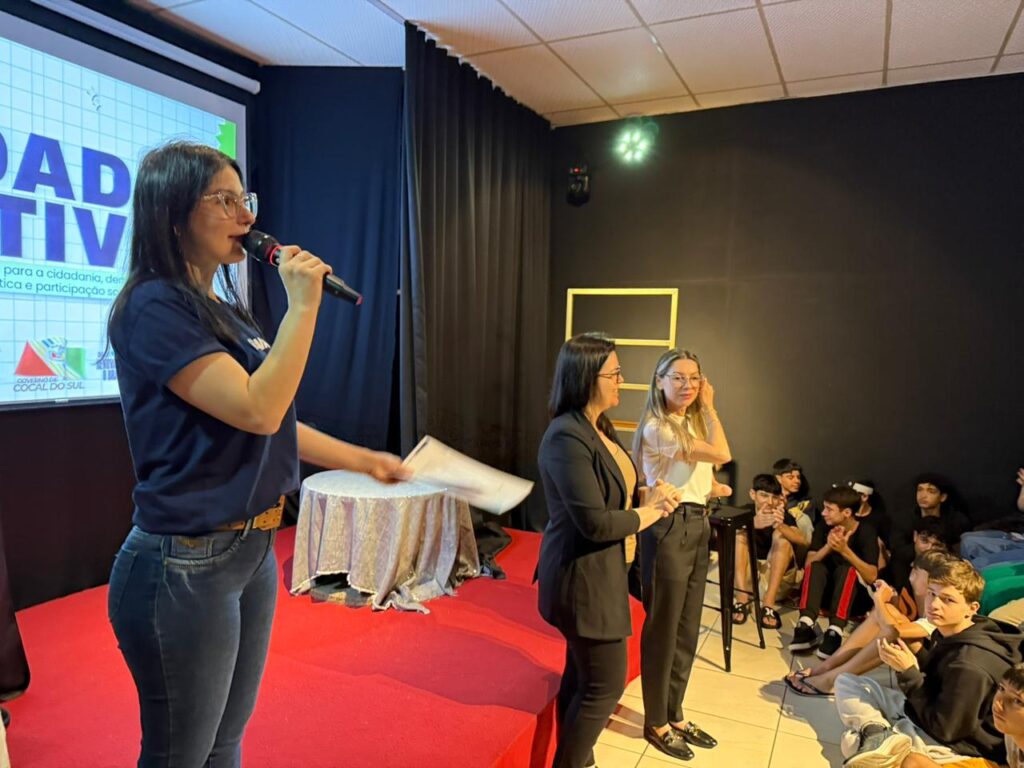 cocal do sul vive o dia d da democracia com teatro debates e a aprovacao do programa cidadao ativo dia d da democracia cocal