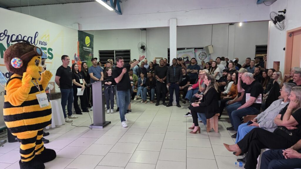 coopercocal nas comunidades inicia em cocal do sul com grande publico na vila nova vila nova por ana paula nesi 4