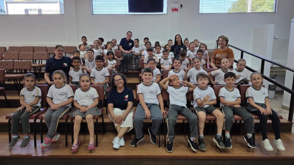 criancas da rede municipal visitam a camara de vereadores de cocal do sul visita p. principe por ana paula nesi 3