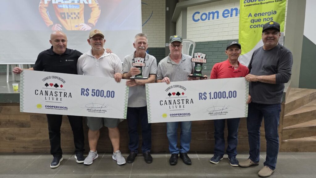 dupla adriano della e daniel candiotto e campea do 2o torneio de canastra da coopercocal 1o e 2o perdedores canastra 2025 por ana paula nesi 24
